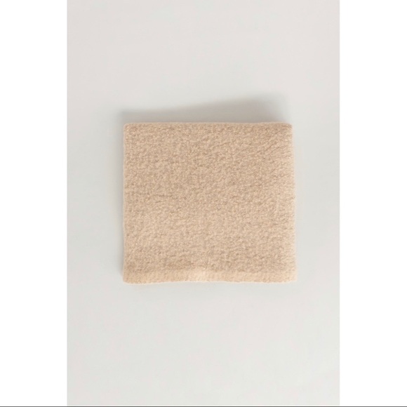 Garage cream coloured scarf! - Picture 3 of 6